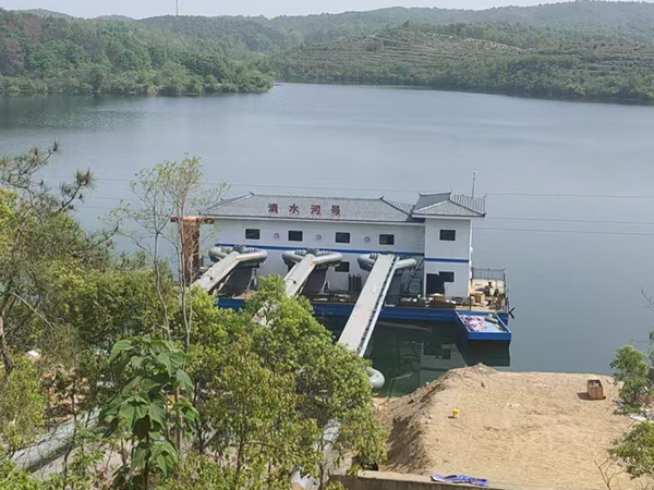 立式旋转接头摇臂式取水泵船-多个摇臂